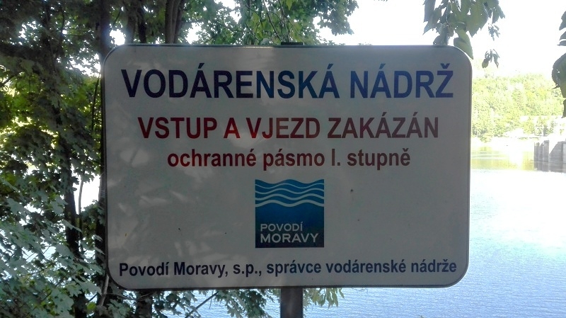 Vodárenská nádrž